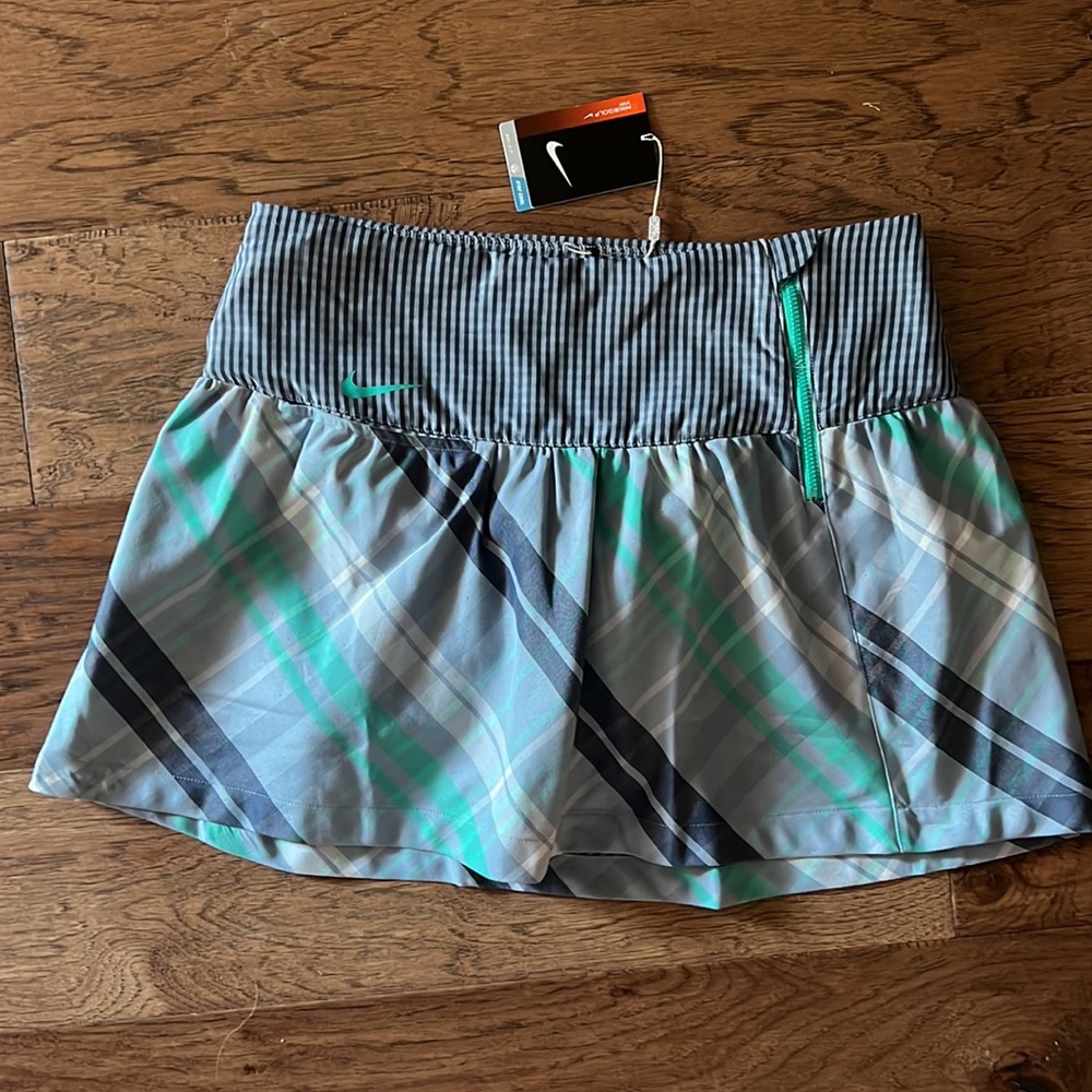 NWT NIKE Dry-Fit Plaid Golf Skirt and shorts 8